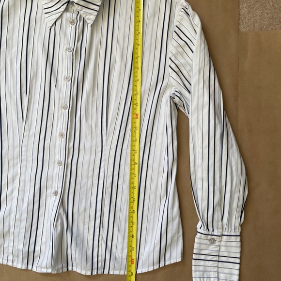 White shirt with Blue pinstripes - size 6 - Picture 2 of 6